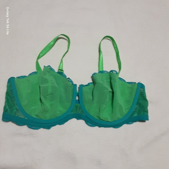 Adore Me 40D. Vibrant Green Lace Bra - Picture 6 of 8